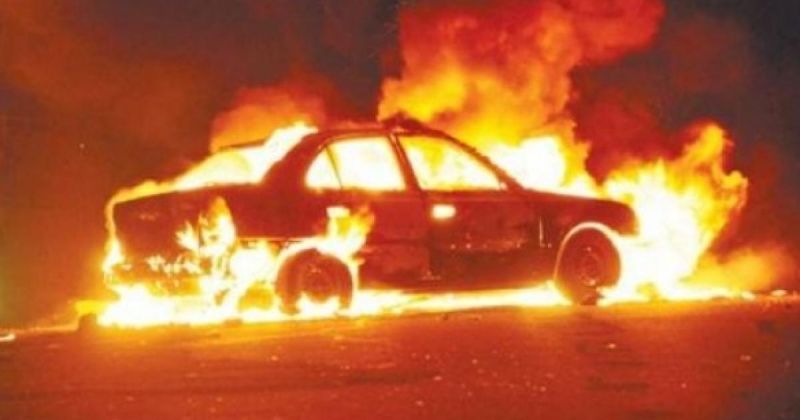 مستوطنون يحرقون مركبة ويهاجمون منازل المواطنين جنوب نابلس