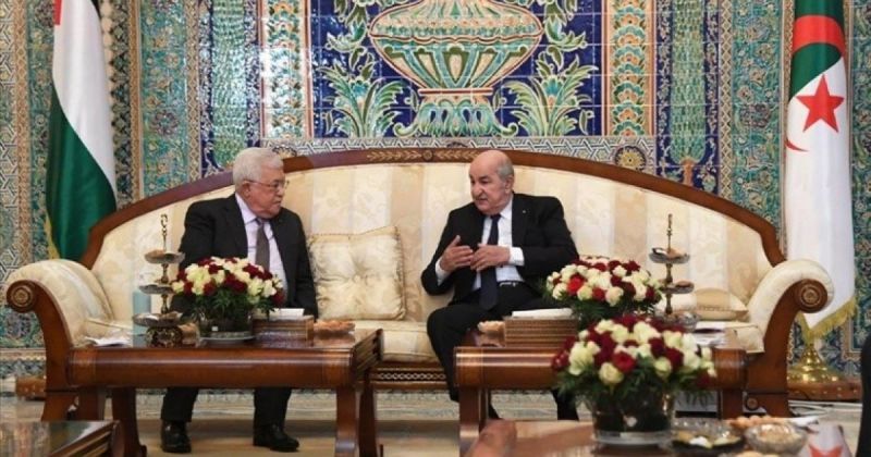 الرئيس عباس يهنئ نظيره الجزائري بعيد الثورة المجيدة
