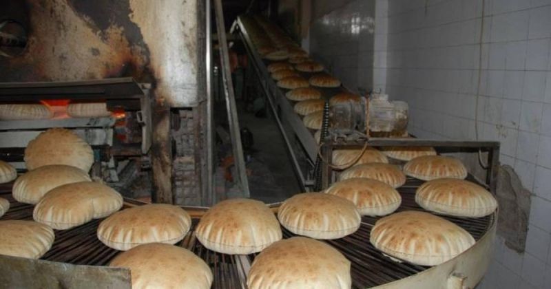 غزة: اللجنة المصرية تبدأ إدخال شاحنات طحين لمواجهة أزمة الخبز