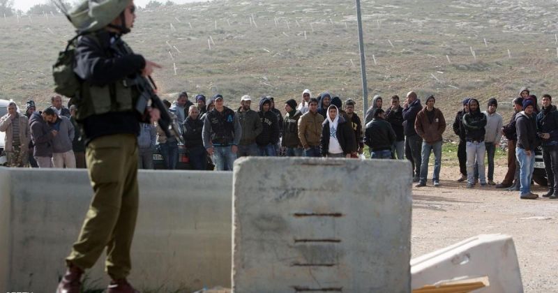 إسرائيل تقرر السماح للعمال الفلسطينيين بالعودة للعمل في مستوطنات الضفة