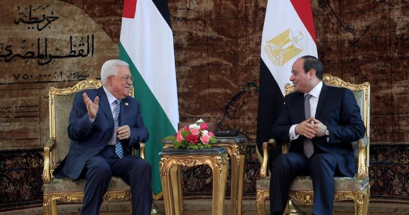 الرئيس عباس يهنئ نظيره المصري بعيد القوات المسلحة وذكرى انتصارات أكتوبر