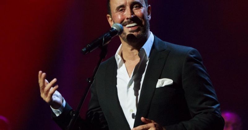 ما هي ديانة كاظم الساهر؟ - من هي زوجة القيصر حقائق وتفاصيل عن حياته