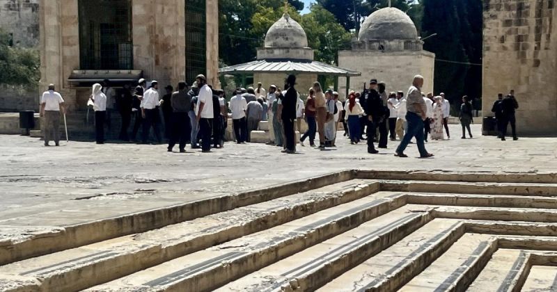مستوطنون يقتحمون المسجد الأقصى
