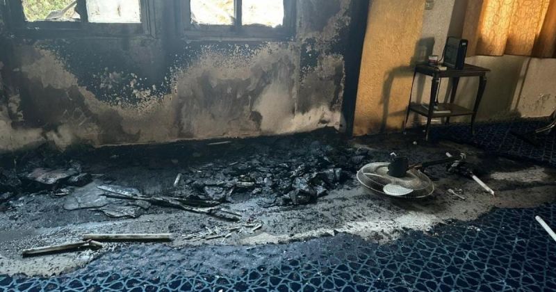 مستوطنون يحرقون مسجدين في نابلس وطولكرم وكسارة برام الله