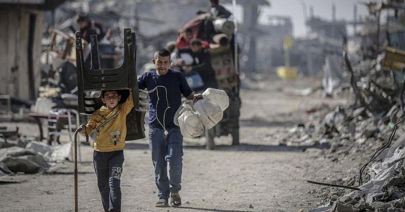 إسرائيل تحتل 1220 كم² في غزة ولبنان وسورية كأحزمة أمنية