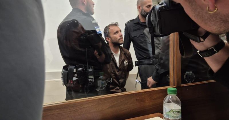 إسرائيل تمدد اعتقال ناشطي "أسطول الصمود" تياغو أفيلا وسيف أبو كشك 6 أيام