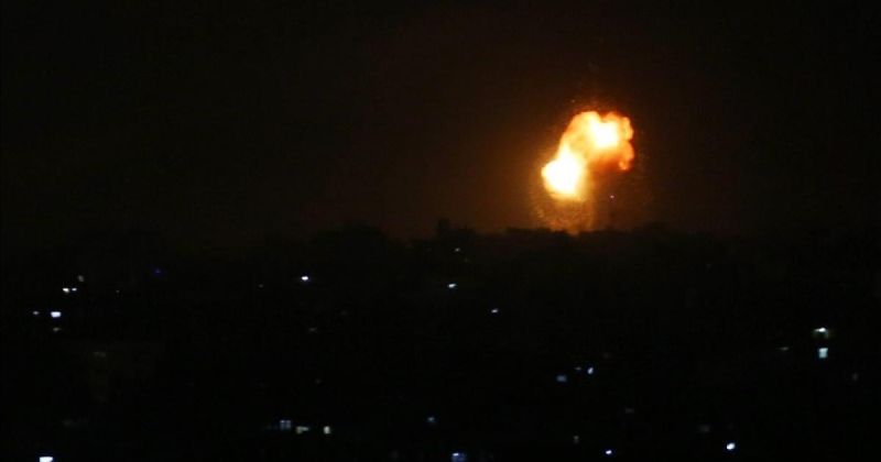 شهيد وإصابات في غارة إسرائيلية استهدفت منزلاً بمخيم المغازي وسط قطاع غزة