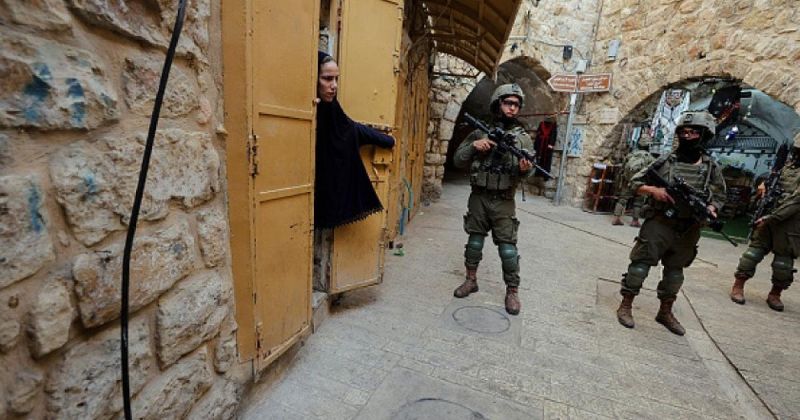 قوات الاحتلال تشن حملة اقتحامات واعتقالات بالضفة والقدس