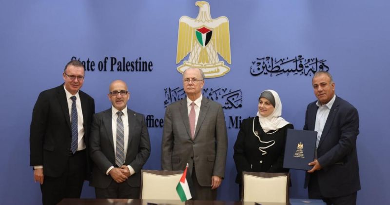 توقيع اتفاقيات منح بـ 10 ملايين دولار لدعم البنية والصحة