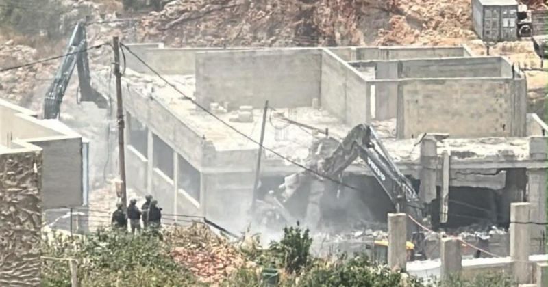 الاحتلال يهدم 8 منازل في برطعة جنوب غرب جنين ويهدد بهدم 12 أخرى