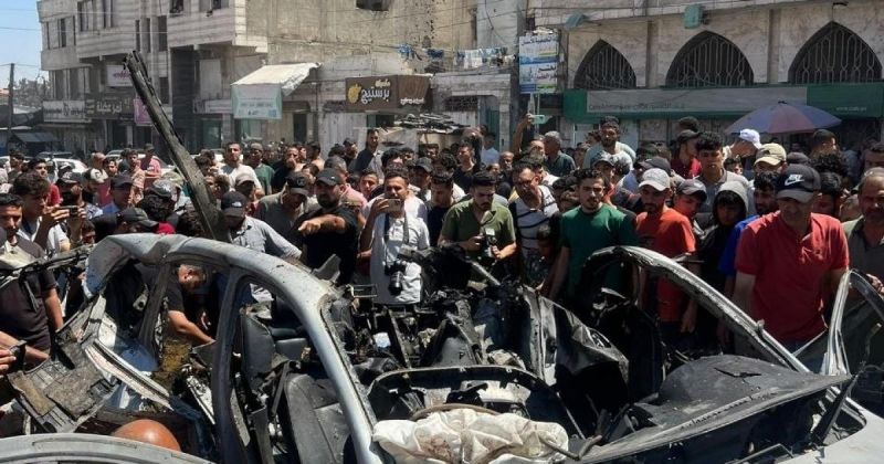 شهداء وجرحى في قصف إسرائيلي استهدف مركبة مدنية بحي الرمال غرب غزة