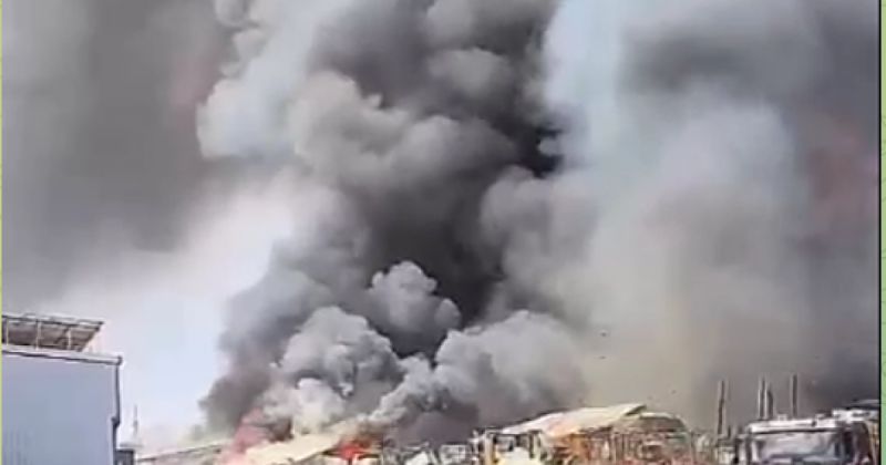 تسرّب مادة "الأمونيا" جرّاء اندلاع حريق في مصنعين بغلاف غزة