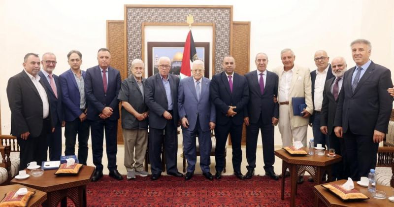 الرئيس عباس يقلد قامات وطنية أوسمة الثقافة والعلوم والفنون