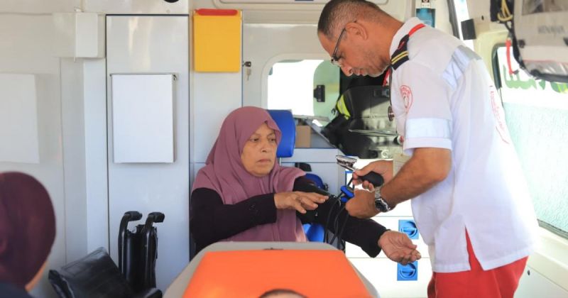 إجلاء 29 مريضا و43 مرافقا للعلاج خارج قطاع غزة