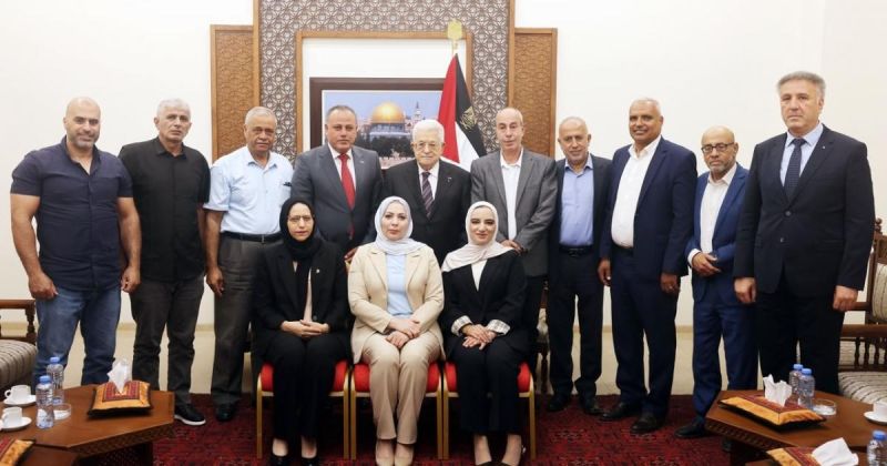الرئيس عباس يستقبل رئيس وأعضاء مجلس بلدية جنين المنتخبين