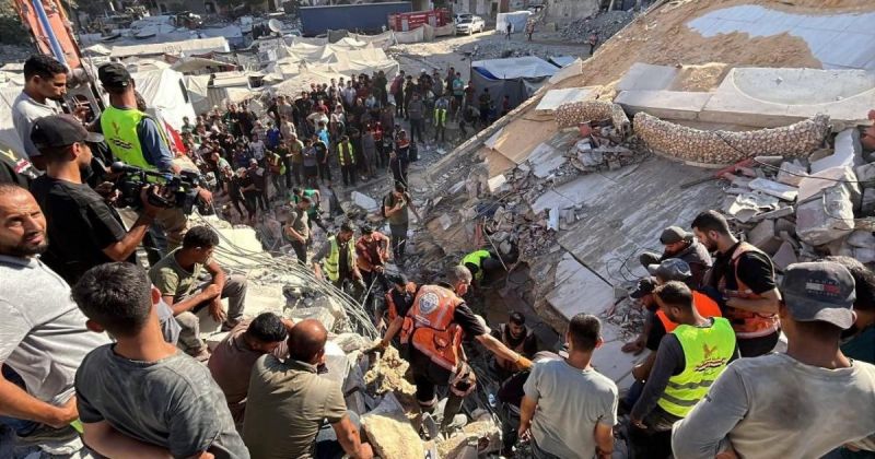 16 شهيدا وعشرات المفقودين في انهيار عمارة سكنية تؤوي نازحين غرب غزة