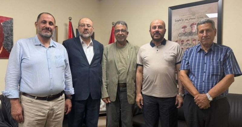 حماس والشعبية تبحثان في بيروت تطورات العدوان وآليات تعزيز الوحدة الوطنية