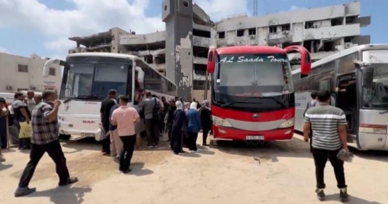 نقابة شركات الباصات بغزة تعلن تعليق نقل الكوادر الطبية تدريجيًا