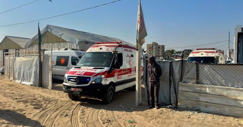 إجلاء 32 مريضًا و 46 مرافقًا للعلاج خارج قطاع غزة