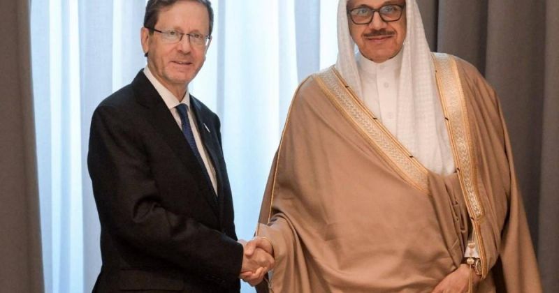 الرئيس الإسرائيلي يلتقي وزير خارجية البحرين في باكو