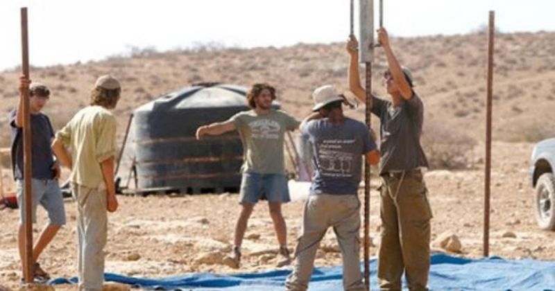 مستوطنون ينصبون "كرفانات" إضافية على جبل عيبال شمال نابلس