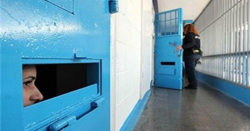 مؤسسات الأسرى: أكثر من 90 أسيرة في سجون الاحتلال والجرب يجتاح زنازينهن