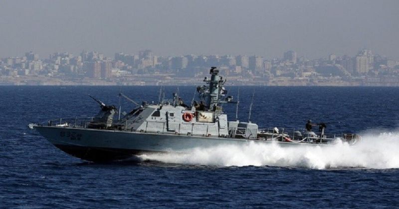 زوارق إسرائيلية تطلق النار قبالة بحر غزة وقصف مدفعي شرق دير البلح