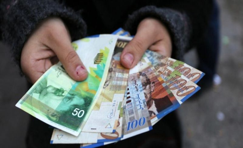 المالية برام الله تعلن صرف رواتب الموظفين عن شهر يناير