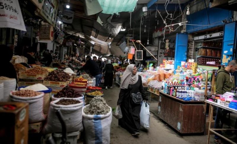 الركود يبتلع غزة: الحرب والإغلاق الإسرائيليان يعمّقان الانهيار