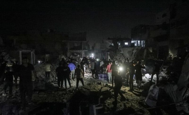 7 شهداء ومصابون في مجزرة جديدة ارتكبها الاحتلال باستهداف عمارة سكنية وسط غزة