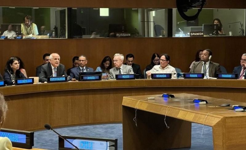 الغارديان: واشنطن تبتز "القيادة الفلسطينية" مالياً وتهدد بطرد بعثتها بالأمم المتحدة لحماية الاحتلال