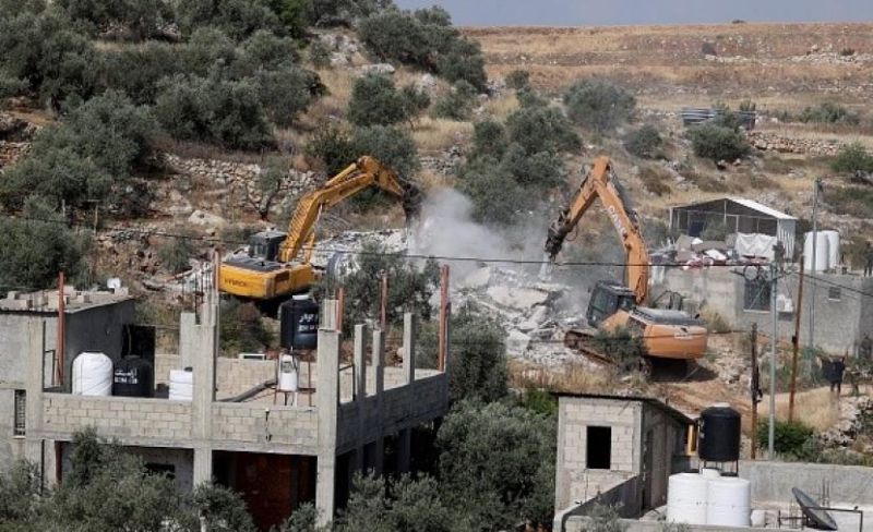 مستوطنون يهدمون 50 غرفة زراعية جنوب قلقيلية