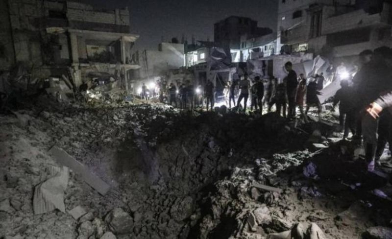 تفريغ القطاع من السكان.. مركز حقوقي: الاحتلال يدمّر ما تبقى من منازل غزة