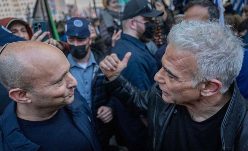 آيزنكوت يكشف تفاصيل مشروع جمع بينيت ولابيد