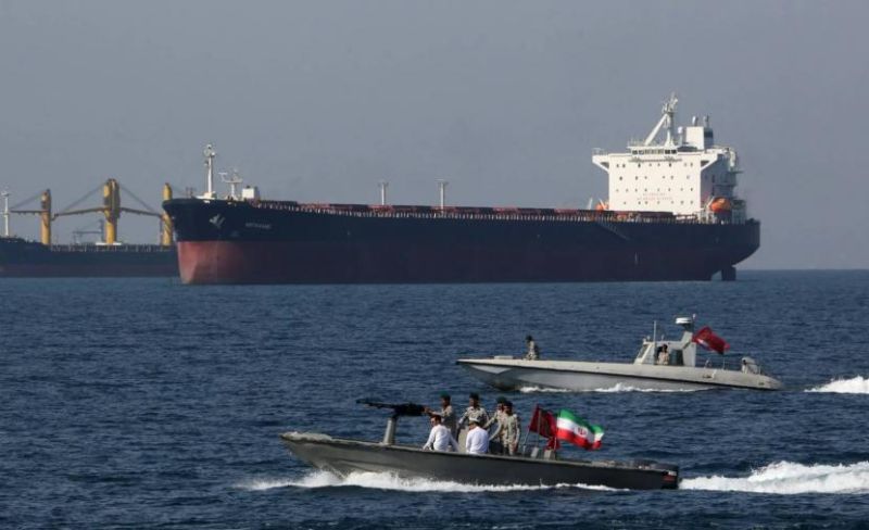 إيران تغلق مضيق هرمز بالكامل بعد الهجوم الأمريكي