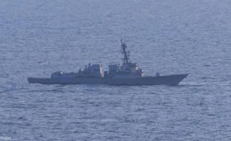 إيران تجلي 23 بحارًا من سفينة قبالة جزيرة قشم
