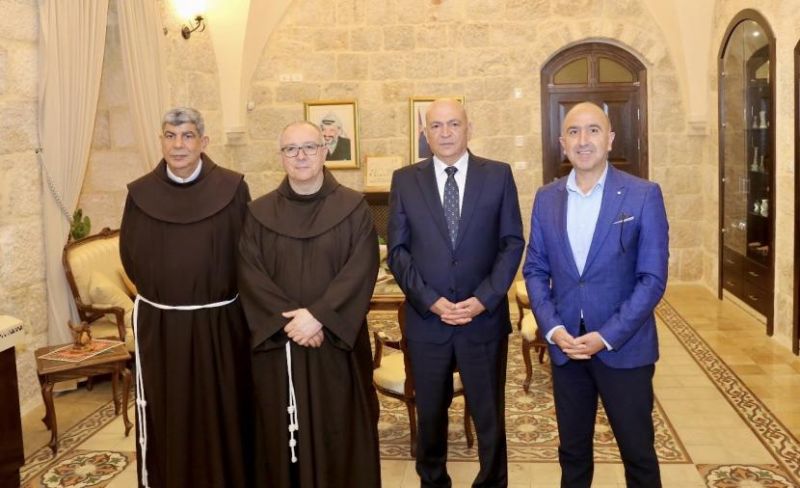 الحايك يبحث مع حارس الأراضي المقدسة في فلسطين سبل إعادة النشاط السياحي