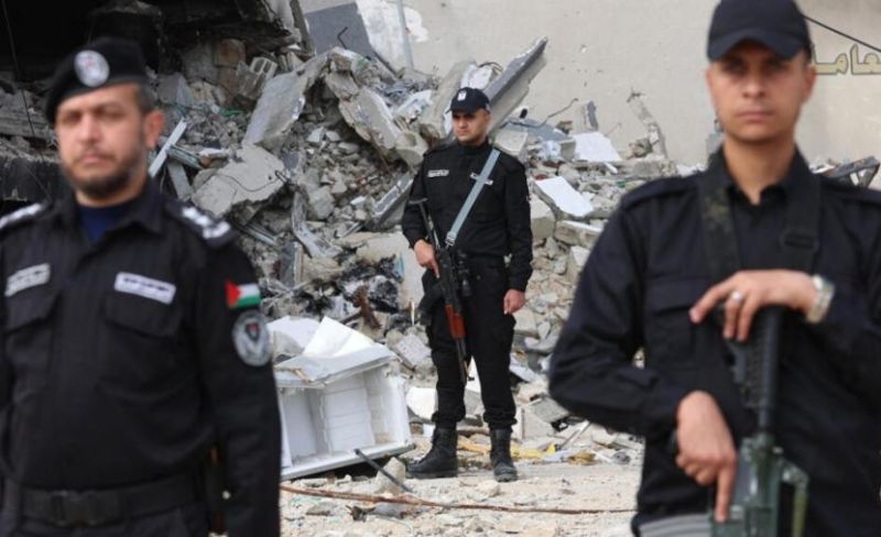 موظفو غزة .. واقع معيشي مسحوق ومستقبل معلق على حبال المفاوضات