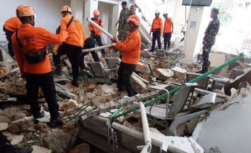 زلزال بقوة 7.6 درجة يضرب قبالة سواحل اندونيسيا