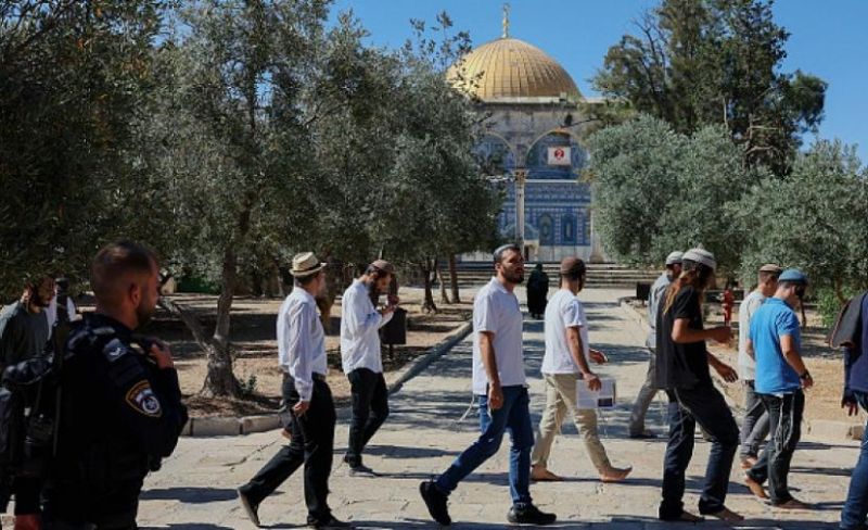 تحت غطاء "السياحة والأعياد".. أكثر من 3100 مقتحم يستبيحون باحات المسجد الأقصى خلال أسبوع