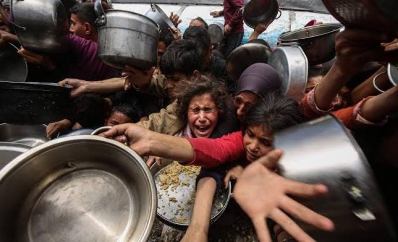 غزيون يواجهون النزوح ببيع ممتلكاتهم.. مدخرات تتبخر ومقتنيات تُباع