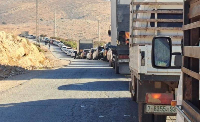 خاص: الحواجز العسكرية تقسم الضفة وتزيد من معاناة المواطنين