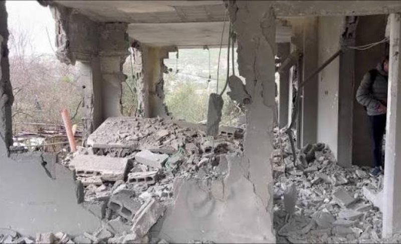 الاحتلال يهدم منزلا ويفجر آخر في بلدة بيتا جنوب نابلس