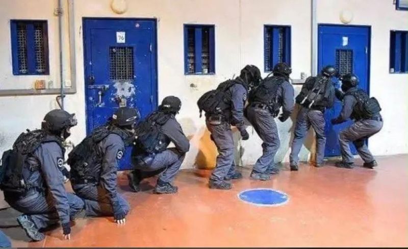 جدائل الأسيرات ذريعة للعزل.. عشرات عمليات القمع في سجون الاحتلال منذ 7 أكتوبر الحالي