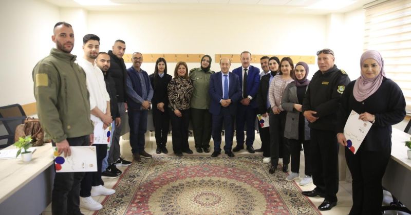 المدرسة الوطنية الفلسطينية للإدارة تُخرّج برنامج التدريب على لغة الإشارة لمنتسبي الأجهزة الأمنية