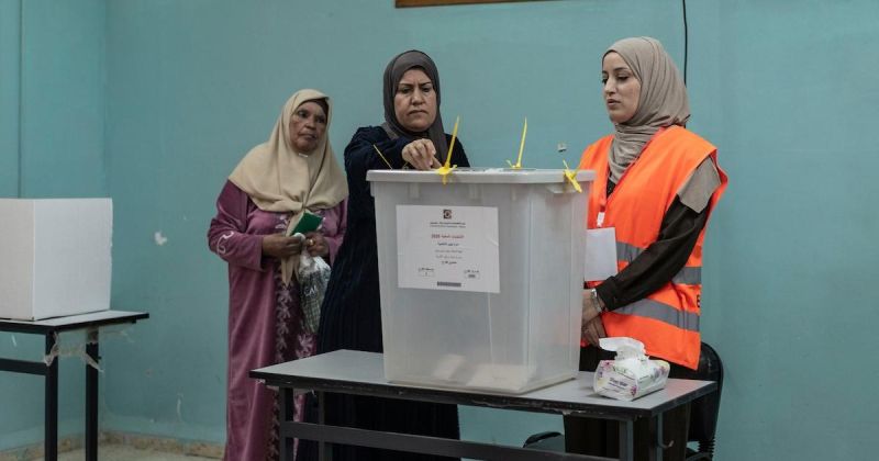 الناخبون يدلون بأصواتهم في مراكز اقتراع انتخابات الهيئات المحلية لعام 2026 في جنين