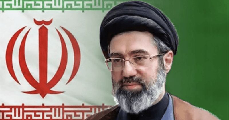 الحرس الثوري الإيراني يستأثر بالسلطة خلال الحرب ويحد من دور الزعيم الأعلى