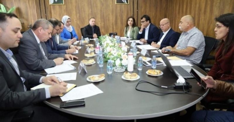 دائرة شؤون اللاجئين تعقد الاجتماع الأول للجنة التوجيهية لمشروع التدخلات الاستراتيجية لتحسين خدمات المياه والصرف الصحي في المخيمات الفلسطينية