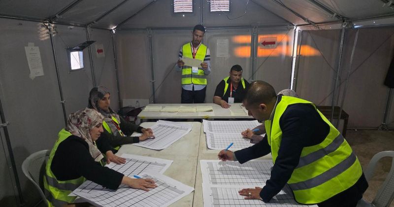 الانتخابات المحلية الفلسطينية 2026: اقتراع محدود في الضفة ودير البلح وسط تحديات الحرب والانقسام وتراجع المشاركة