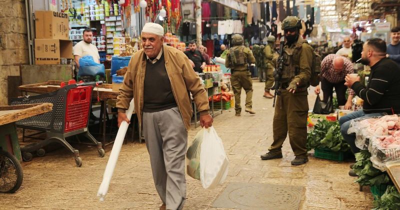 اقتحام البلدة القديمة في نابلس وتشديد القيود على حركة السكان